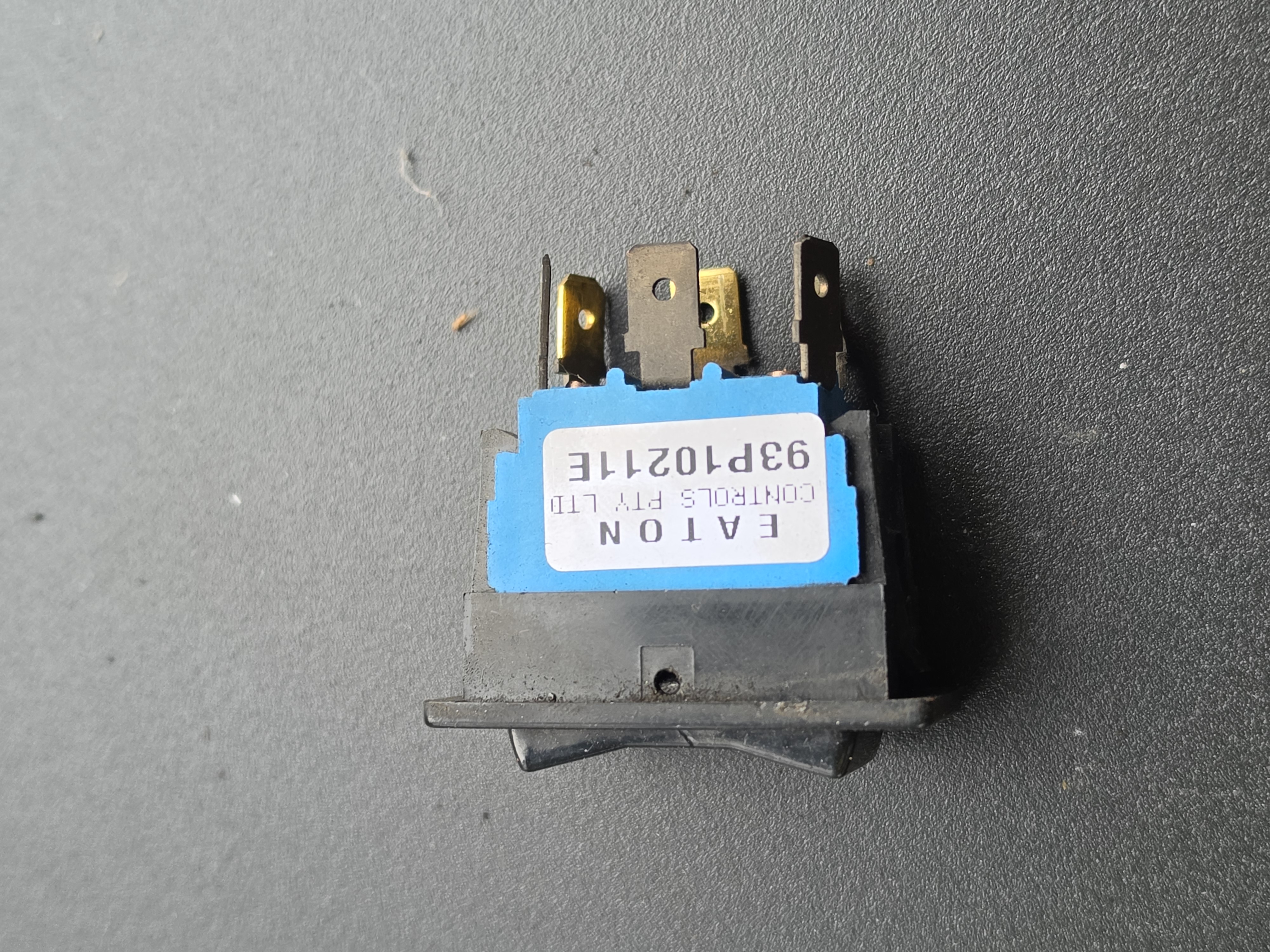24v 3 way Switch photo 2