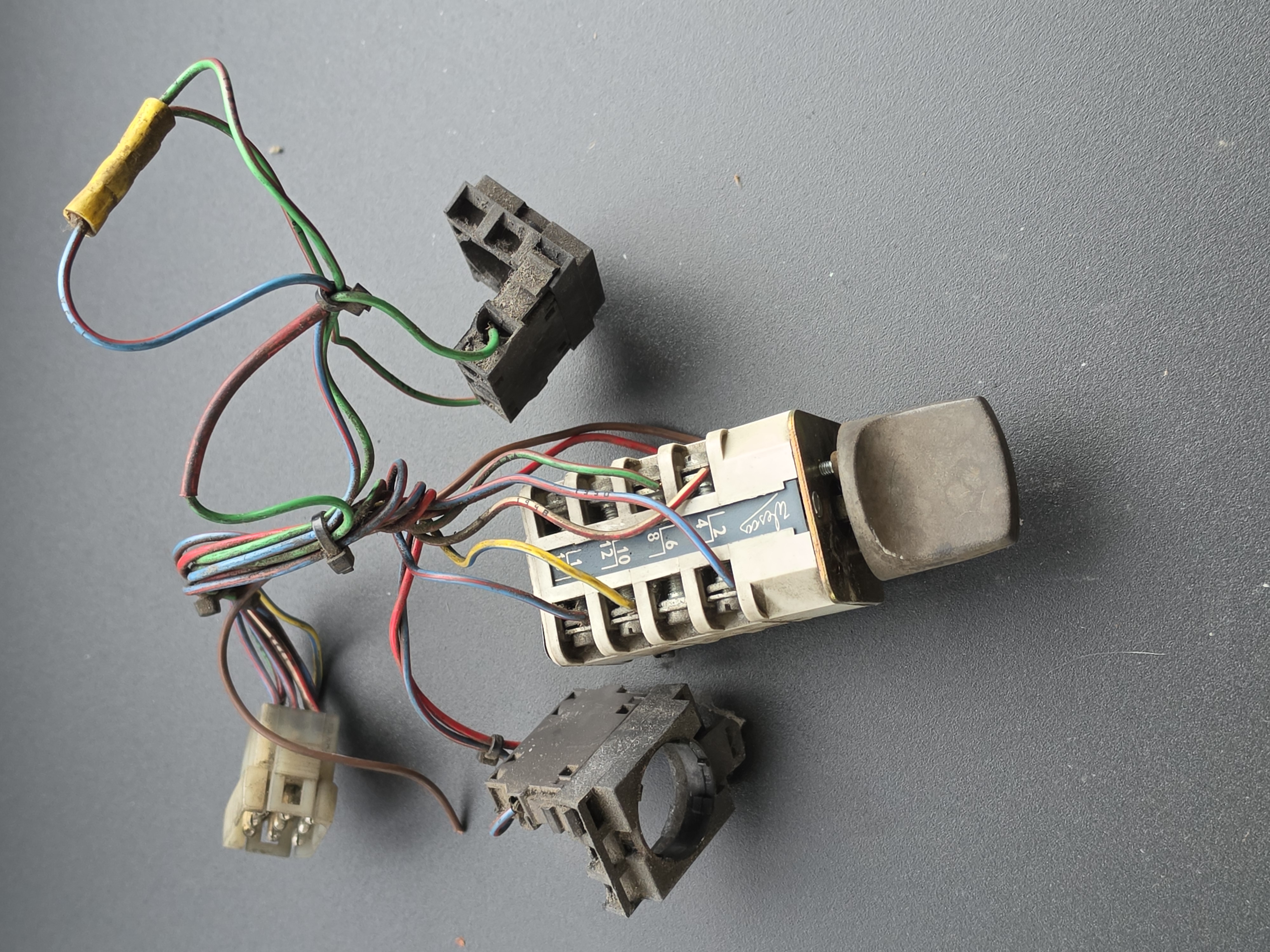 Volvo Headlight Selector photo 1